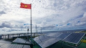 Điện mặt trời chiếm bao nhiêu % trong tổng công suất nguồn phát điện Việt Nam hiện nay